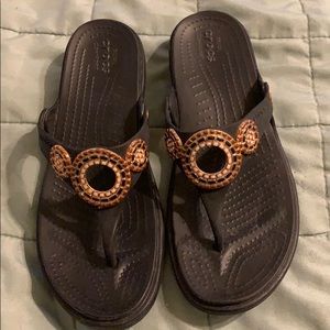 Crocs ‘Sanrah’ wedge flip-flops